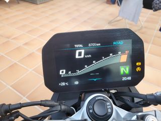 BMW F900R - Moto Impecable.