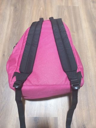 Mochila Eastpak rosa brillante