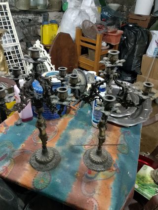 Candelabri antichi in metallo