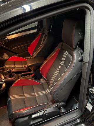 Volkswagen Golf GTI ADIDAS