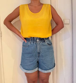 Blusa seda amarilla y rosa sin mangas