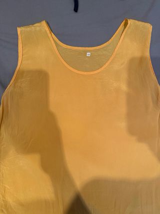 Blusa seda amarilla y rosa sin mangas