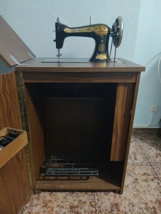 Máquina coser Singer Antigua