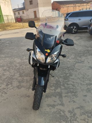 Suzuki VStrom 1000 - Moto