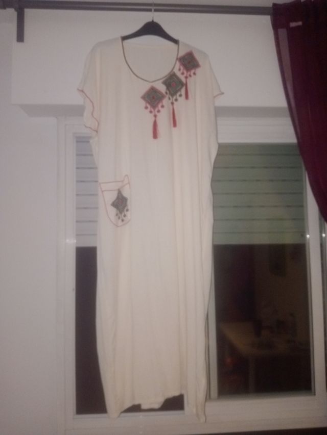 Vestido árabe talla única beige.