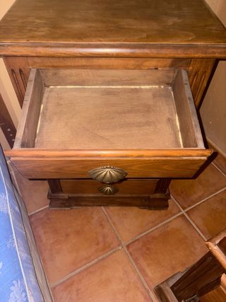 Cómoda madera 5 cajones,mesita de noches y armario
