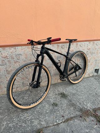 BICICLETA GHOST LECTOR FULL BLACK CARBONO DE 29