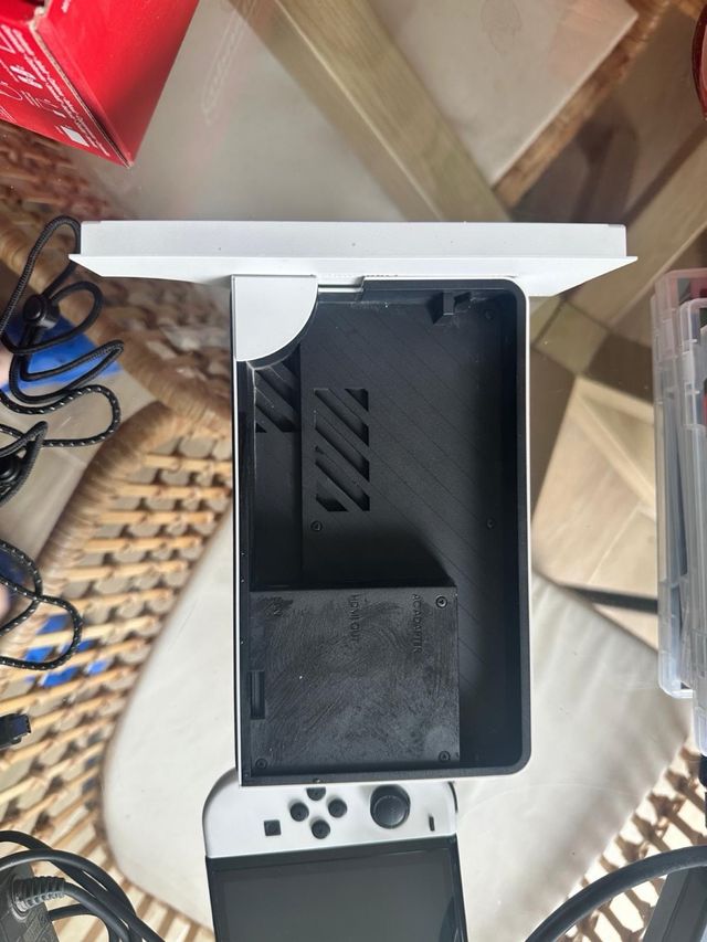 Nintendo Switch OLED + maletín