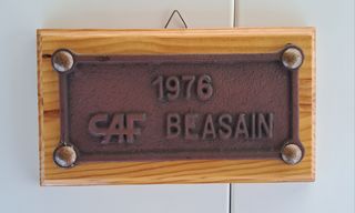 Placa vagon RENFE CAF 1976 + 2 Tornillos