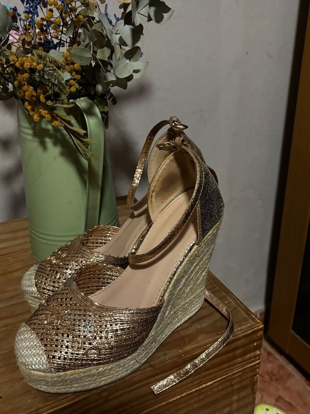 Espadrilles cuña doradas talla 36