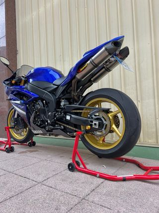 Yamaha R1 Azul - Motocicleta