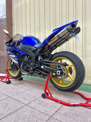 Yamaha R1 Azul - Motocicleta