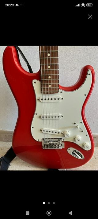 Guitarra Fender Stratocaster Player roja
