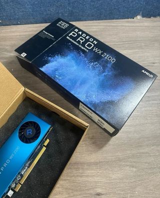 Tarjeta gráfica AMD Radeon Pro W2100-2 G