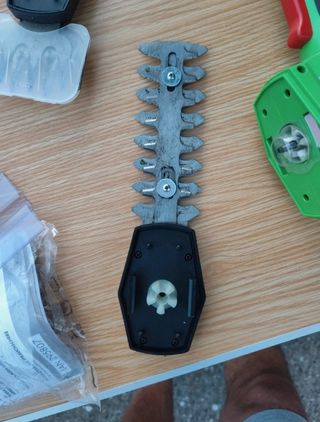 Tijera cortacesped y arreglasetos Florabest 2 en 1