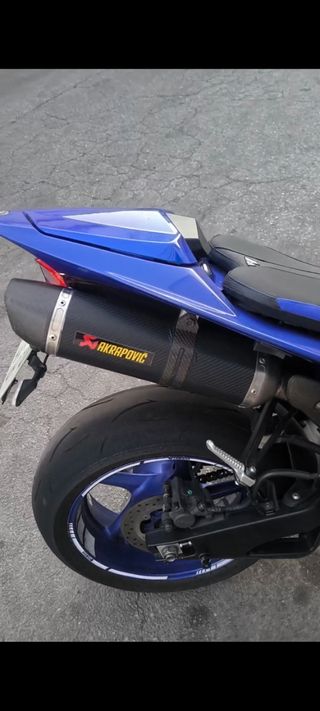 Yamaha R1 croosplane
