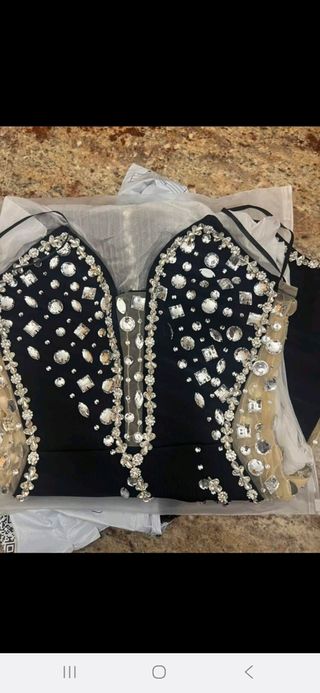 Vestido negro pedreria fiesta.
