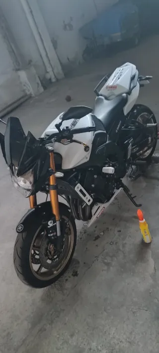 Yamaha FZ8
