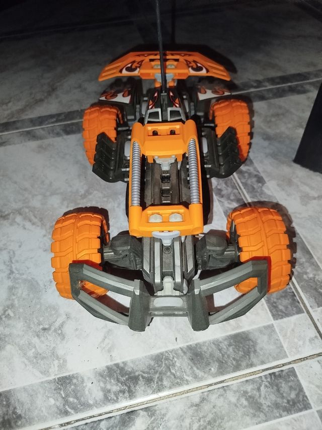 Coche teledirigido RC marca Lego