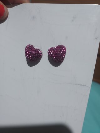 Pendientes corazón purpura brillantes (2 pares)
