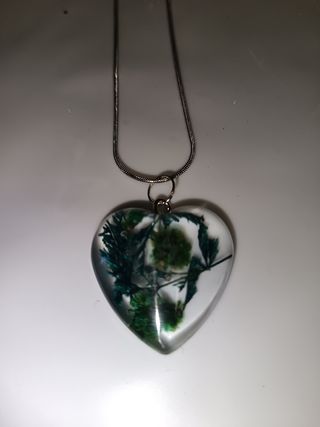 Collana cuore resina fiori secchi