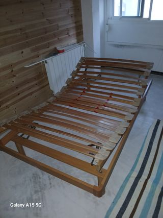 Cama articulada de madera