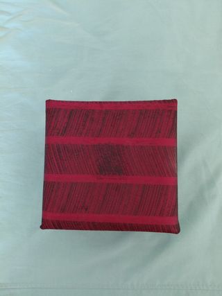 Corbata y gemelos rojos de seda