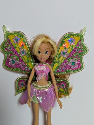Muñeca Fairy magical wings winx