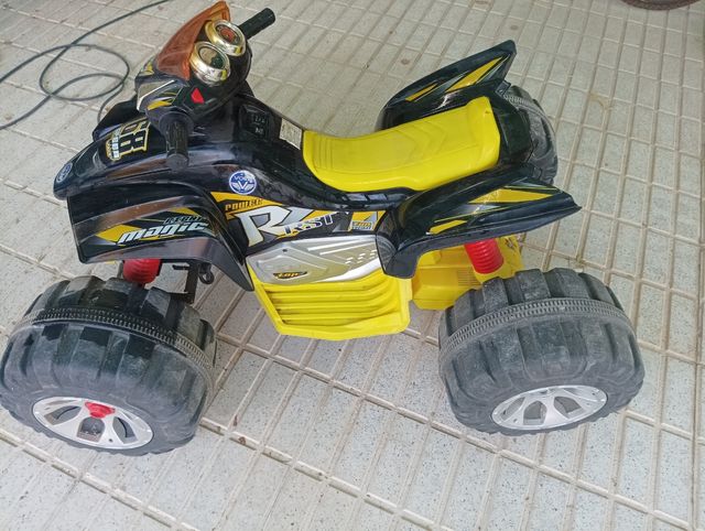 Quad eléctrico infantil