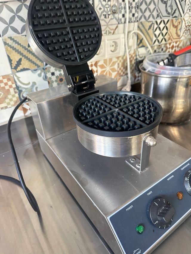 Gofrera Lacor industrial en perfecto estado