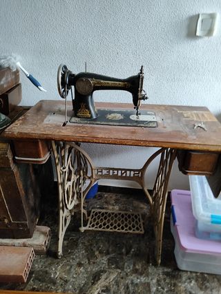 Máquina coser Singer antigua