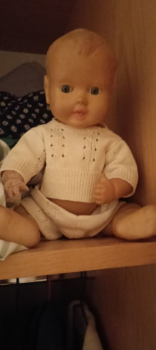 Muñeca años 70 estilo militar