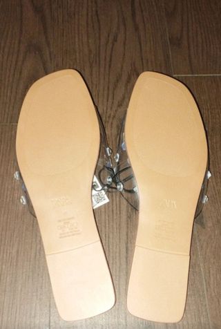 Sandalias Zara vinilo beige