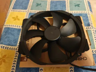 No negociable Noctua NH-D15 chromax.black + AMB12