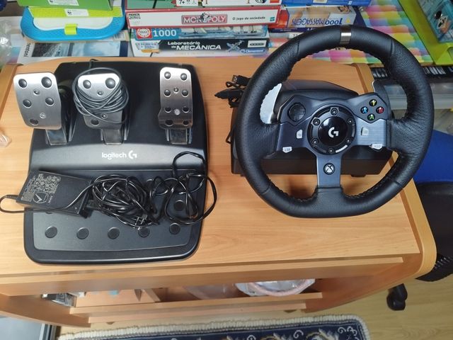 Logitech G920 Driving Force Racing Wheel