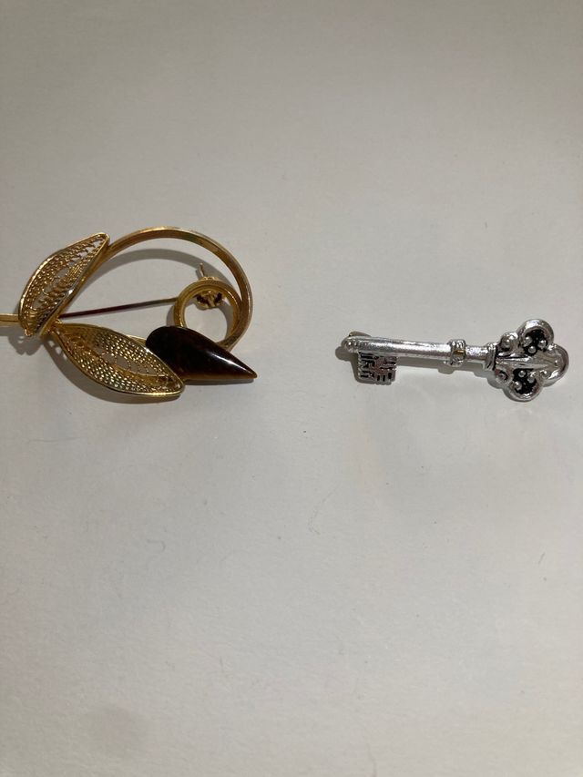 Broche y Pin de Llave Vintage