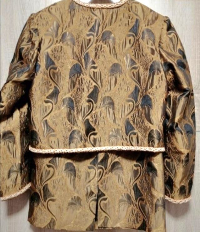 Traje Mila Karian dorado