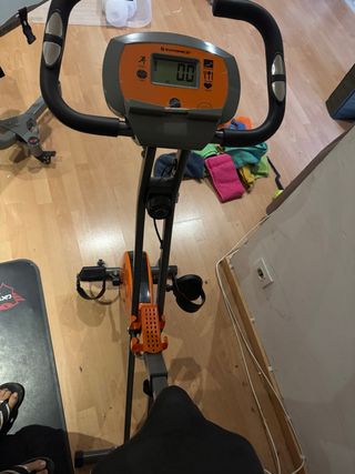 Bicicleta estática BH Fitness. 