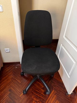 Silla escritorio negra oficina