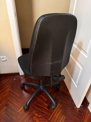 Silla escritorio negra oficina