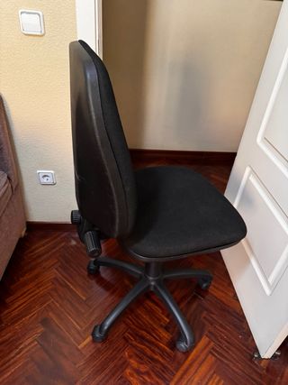 Silla escritorio negra oficina