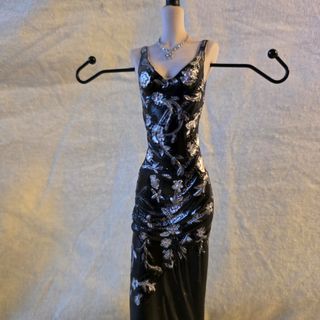 Expositor Joyas - Mujer Elegante