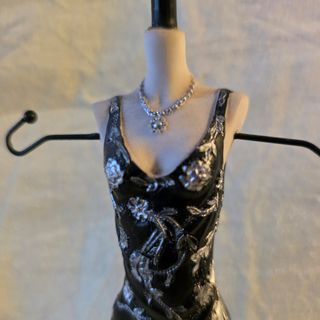 Expositor Joyas - Mujer Elegante