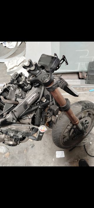 HONDA CB650R ACCIDENTADA