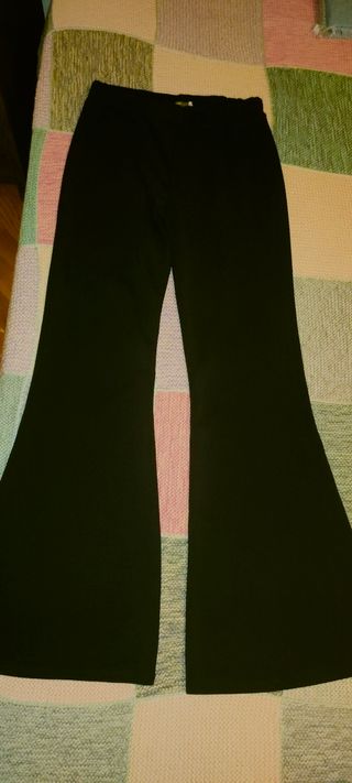 Pantaloni a zampa neri