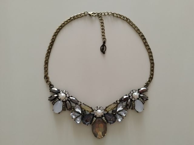 Collar Stradivarius dorado multicolor