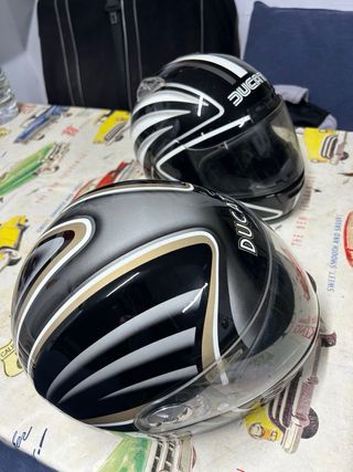 2 Cascos Ducati Performance