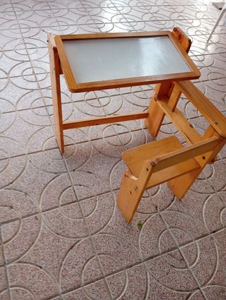 Escritorio infantil de madera