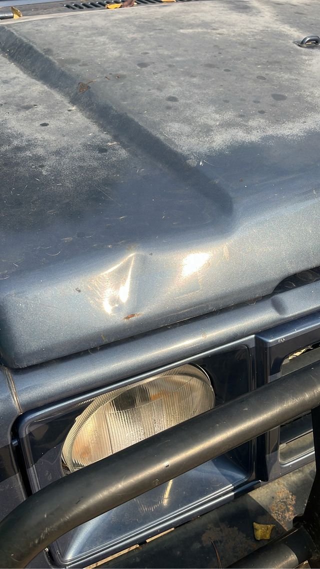 Suzuki Samurai SJ capot