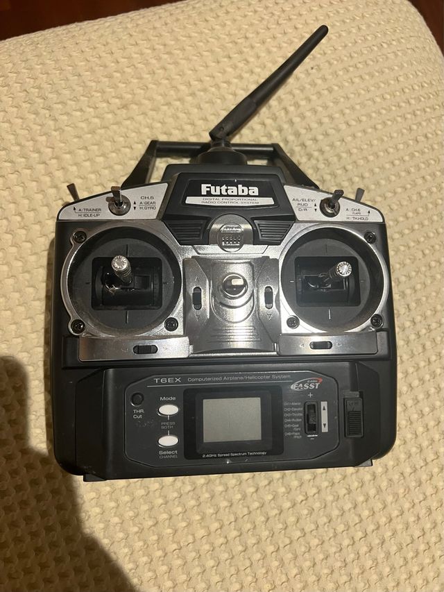 Emisora Futaba T6EX 6 canales. Aeromodelismo 